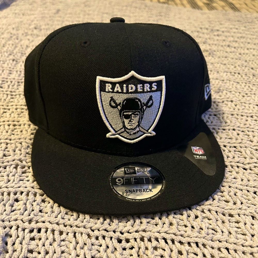BRAND NEW Raiders SnapBack